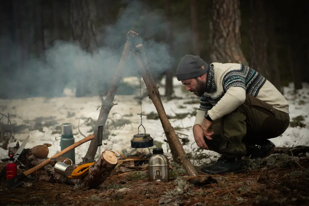 Bushcraft – jak przetrwać w dziczy? Przewodnik dla początkujących